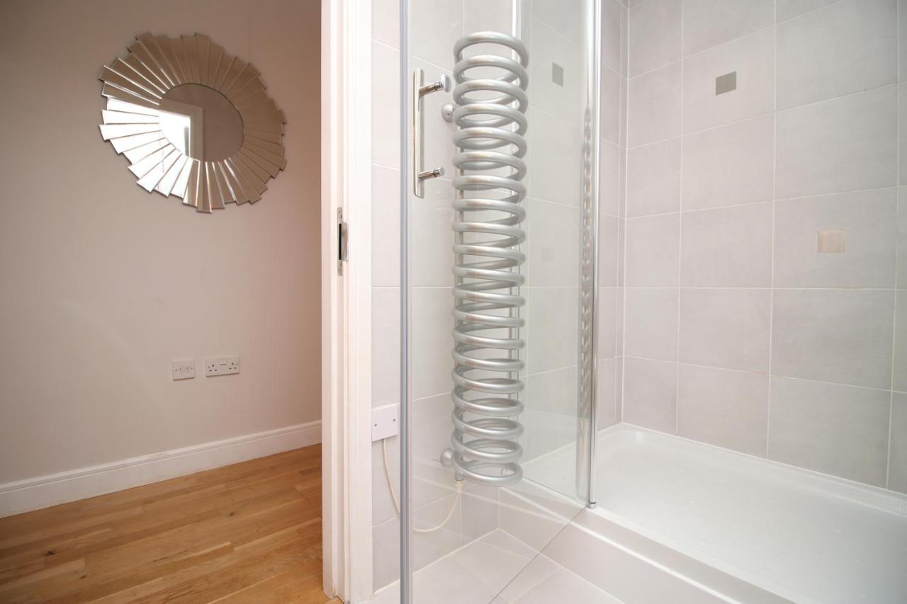 The View - Long Stay Offer - Modern Central Apartment And Parking By Cto Serviced Apartments Cardiff Esterno foto